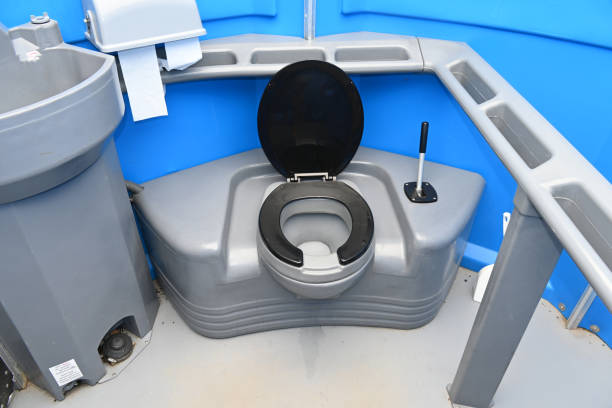 Porta potty delivery and setup in Lima, OH